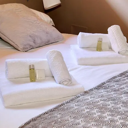 Rent In Trevi Fountain *