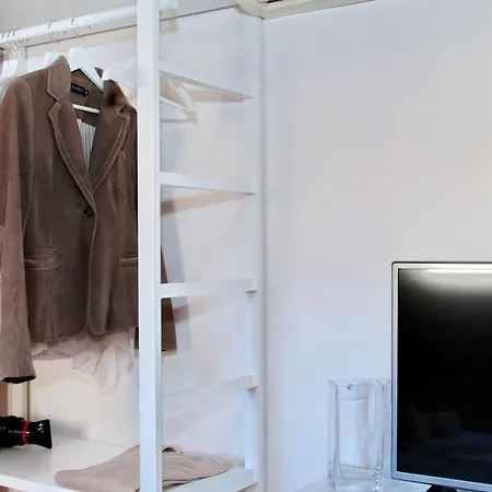 Rent In Trevi Fountain