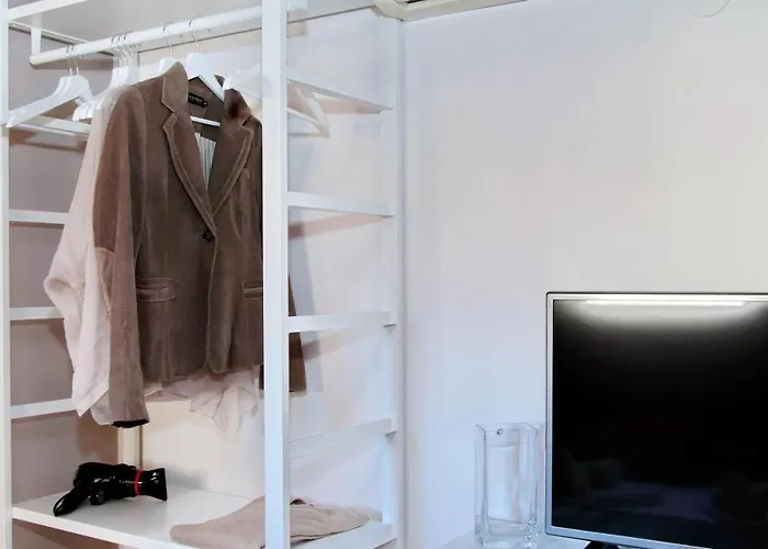 Rent In Trevi Fountain